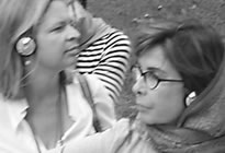 Turist gezidirken | infoport, kablosuz dinleme, kablosuz kulaklık,fabrika gezi, tur operatörü dinleme, kablosuz kulaklık sistemleri